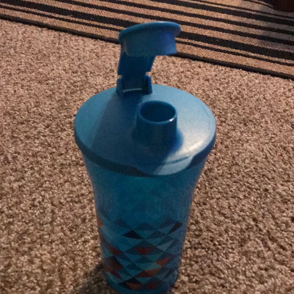 Tupperware 💙 - Picture 3 of 4